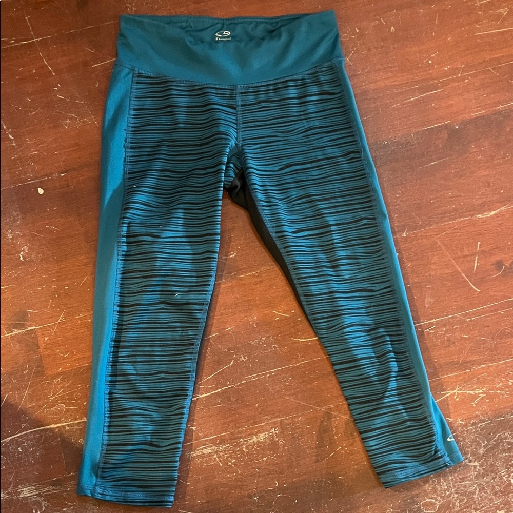 Bundle athletic capris - image 4